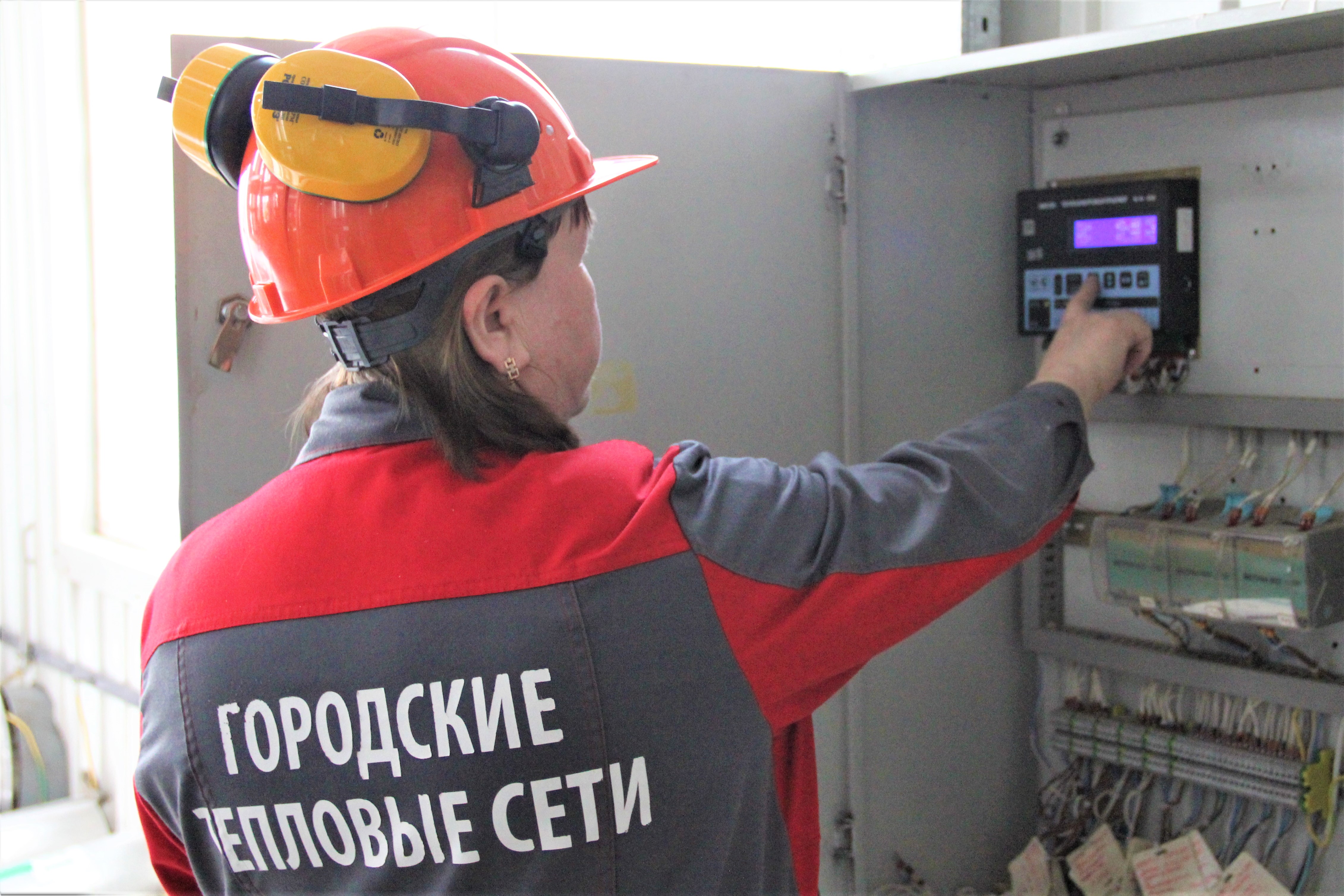 Сотрудники СГМУП «ГТС» продолжают повышать надежность теплоснабжения в поселках города Сургута