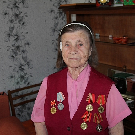 «Городские тепловые сети» поздравили труженицу тыла с 70-летием Победы в Великой Отечественной войне